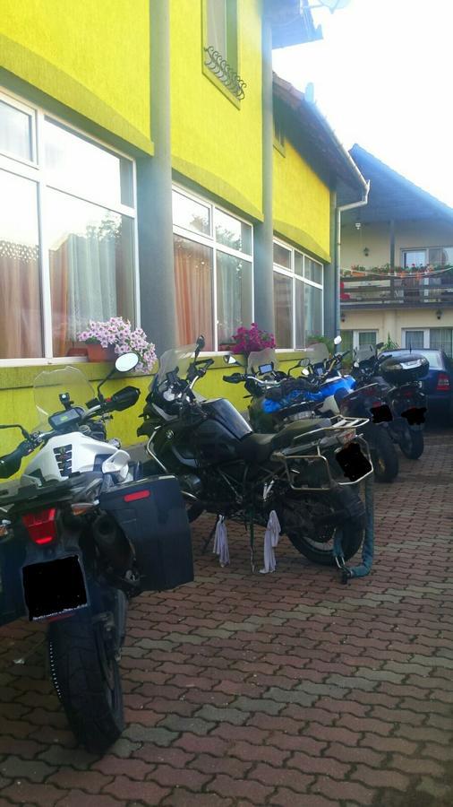 Motel Ioanis Mîndruloc Exteriör bild