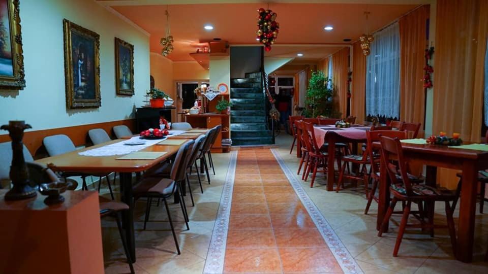 Motel Ioanis Mîndruloc Exteriör bild